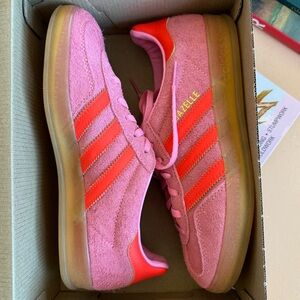 Adidas gazelle beam pink solar red